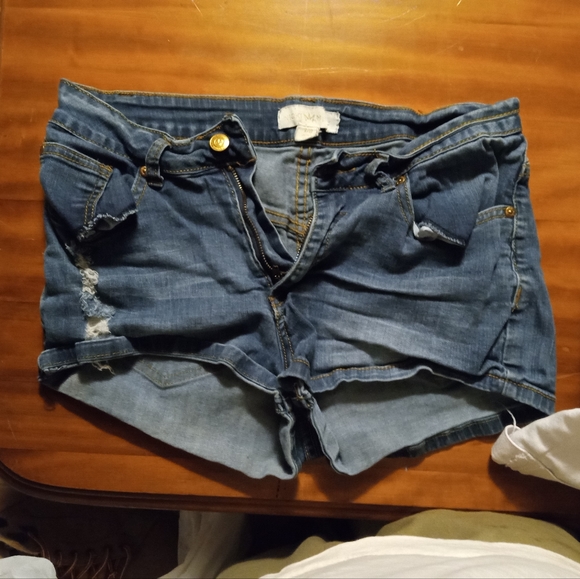 4pair of woman's cut off sorts sizes 10-14 areopostle Arizona vgs and another - Picture 6 of 9